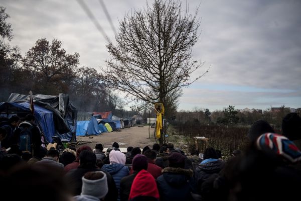 2019年12月2日，大批藏人在巴黎郊区圣日耳曼昂莱森林安营扎寨等待庇护。