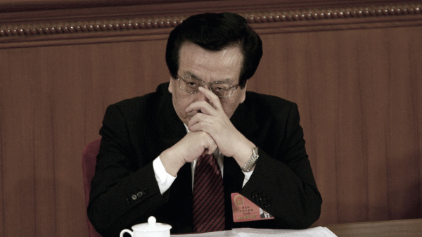 中共前政治局常委曾慶紅家族有債務麻煩。