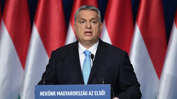 匈牙利总理奥班‧维克多正式宣布了重大的《家庭扩张政策》，其中包括只要生4个小孩以上的母亲，就能“终生减免个人所得税”。