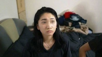 中國廣東省茂名市有一名男子在過年期間帶著「年輕貌美」的女友回家拜見父母，並引來親戚、鄰居圍觀。沒想到女友隨後被逮捕！
