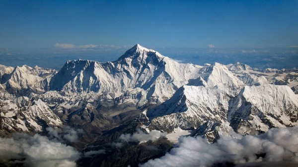 珠穆朗瑪峰 經濟 登山