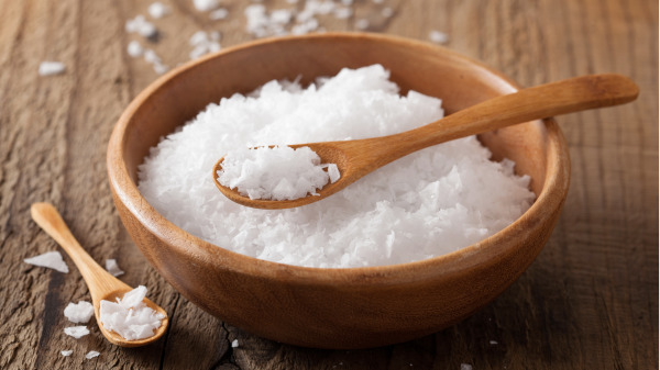 吃盐太少反而可能是有害的。