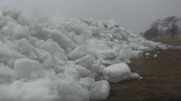 暴風襲北美吹出「冰海嘯」自然奇觀圖/視頻