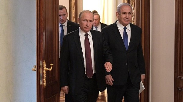 以色列总理纳坦尼雅胡（Benjamin Netanyahu）27日在莫斯科与俄国总统普丁（Vladimir Putin）会晤
