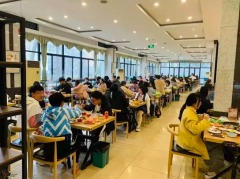 我也想承包一所中小学的食堂(图)