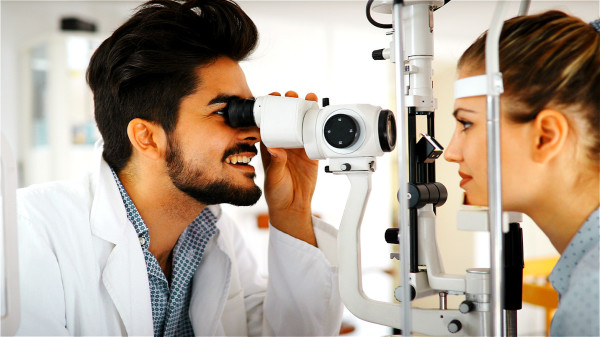 虾红素最被推崇的是它对于眼睛健康的卓越功效。