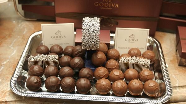 没想到这闻名于全世界的巧克力，背后竟然有这么温暖的故事阿!