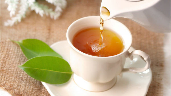 茶葉是個很好的天然鹼性飲料，具有很強的殺菌、清潔以及增香的作用。