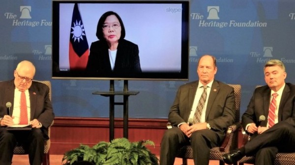美國聯邦眾議員約霍今天與中華民國總統蔡英文進行網絡對談