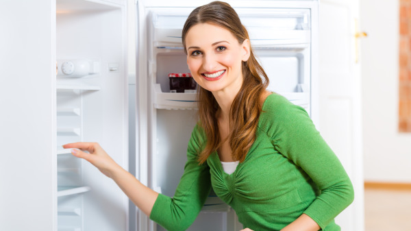 常保冰箱干净整洁，就会给家人带来健康的身体。