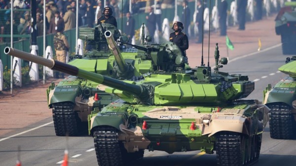2019年1月26日，印度陸軍T-90坦克參加新德里共和國日遊行
