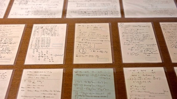 消失已久的爱因斯坦“统一场论”论文的附录之一，终于在希伯来大学约2周前获赠的110页文件当中找到了！
