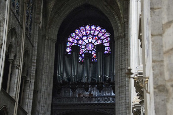 巴黎聖母院大火 哪些瑰寶倖存下來？