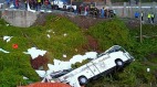 葡萄牙一巴士发生严重车祸致29人丧生(图)
