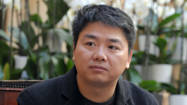 因卷入性丑闻案，沉寂2年多的京东创始人刘强东，似乎有咸鱼翻身之势。（图片来源:ERIC PIERMONT/AFP/Getty Images ）