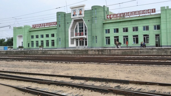 迄今為止，朝鮮仍在使用日治時期的百年鐵路，設備老舊不堪