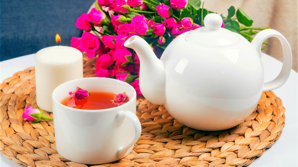 玫瑰花茶，对压力过重、郁结与肝火的口臭，效果最好。