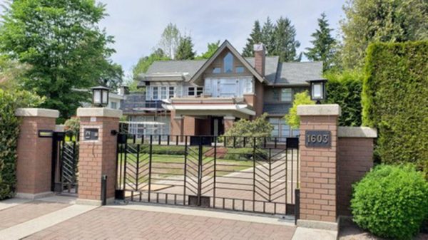 孟晚舟11日搬入位於溫哥華最昂貴的豪宅區，和中領館為鄰。（自由亞洲圖片） 