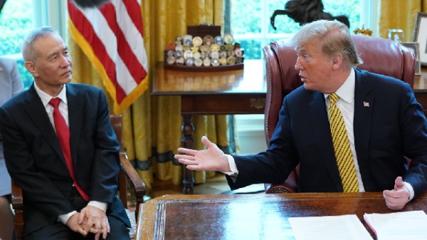 2019年4月4日，川普在白宫会见刘鹤。