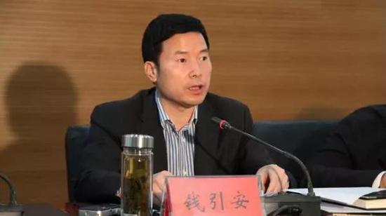 中共陝西省委前秘書長錢引安，成為首個被通報所謂一再拒絕接受當局「教育幫助和挽救」的官員。