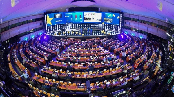 2019年歐洲議會選舉投票結果顯示，歐洲各國傳統政黨遭到重挫。