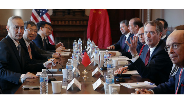 美中贸易代表在今年5月举行的贸易谈判。（图片来源：Chip Somodevilla/Getty Images）