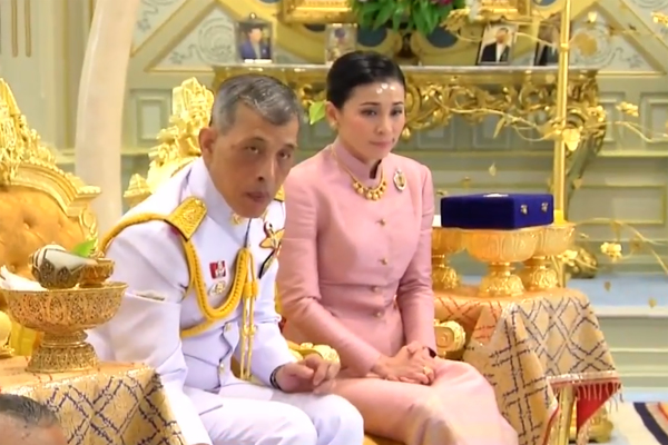 泰国国王与苏蒂达王后