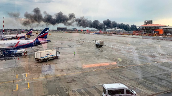 019年5月5日，俄罗斯航空公司一架客机在谢列梅捷沃国际机场迫降后起火。