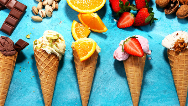 夏天应该少吃冷食，避免损伤脾胃。