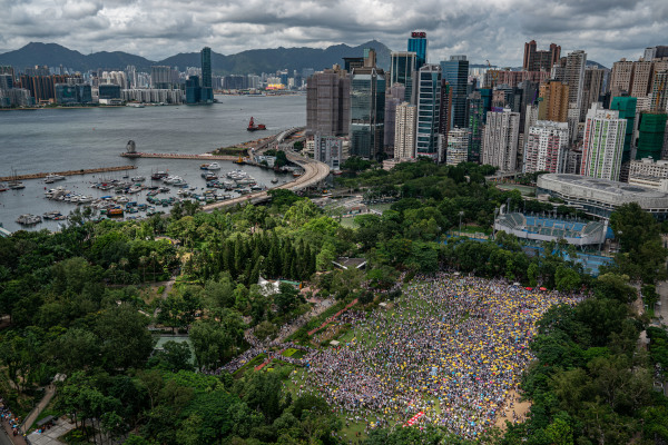 6月9日，香港發生「反送中」大示威。