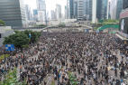 魏京生:香港人擔心什麼(圖)