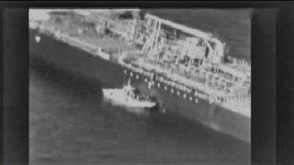 美国中央司令部（USCENTCOM）于2019年6月14日发布一段视频，在阿曼湾的一艘伊朗海軍巡邏艇正在接近日本運營的油輪Kokuka Courageous，並拆除未爆炸彈。
