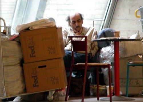 遺失護照 伊朗男子住機場18年