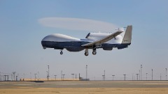 伊朗導彈擊落美軍無人機碎片落在國際水域(圖)