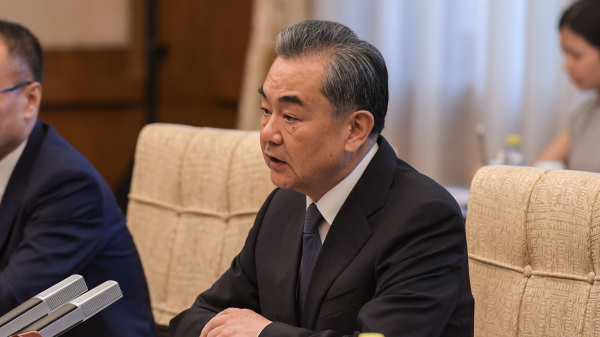 中共外交部长王毅（资料照）于论坛中表示，“新疆和西藏等少数民族地区是中国人权进步的典范”，高雄市议员黄捷对此痛批。