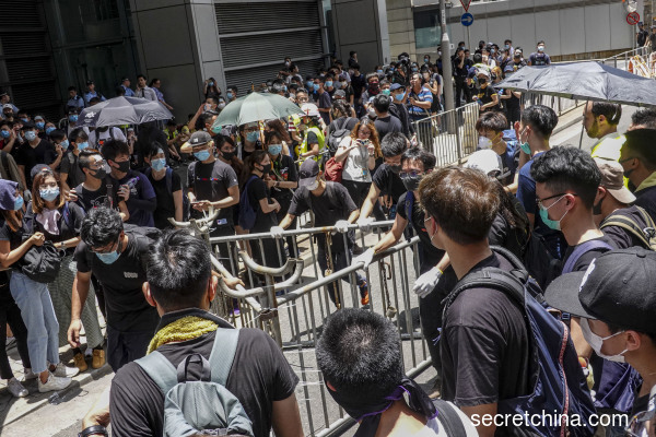 香港《反送中》抗议持续中，香港公民团体“民间人权阵线”召集人岑子杰表示，将努力筹备“七一游行”。