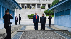 跨過三八線川普與金正恩在板門店歷史性會面(圖視頻)