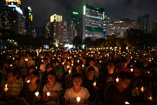 6月4日晚，香港支聯會在維多利亞公園舉辦「六四」30週年燭光晚會。