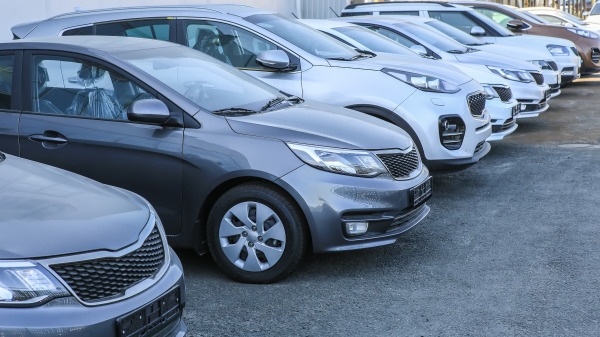 中國車市低迷，17家車企僅2家淨利潤有成長。