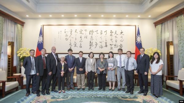 臺灣總統蔡英文在總統府會見了中國民運人士
