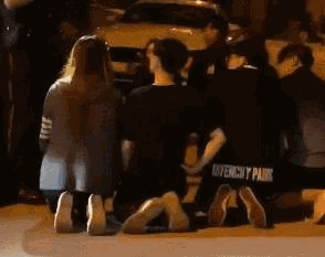 中国留学生为60加元打群架警察来了全跪了