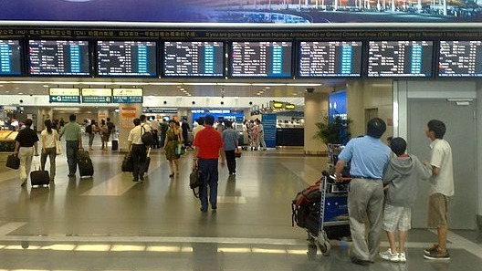 一位大陸男子去年從墨西哥帶兩大行李箱食物回國，結果在北京首都國際機場被抓獲，近日更被判刑10年。