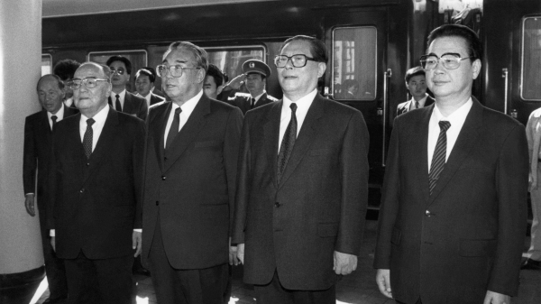 左起：杨尚昆、金日成、江泽民和李鹏。