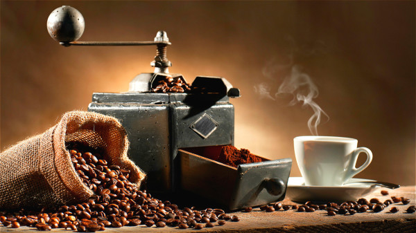 如果咖啡因會讓你心神不寧，可以用一劑茶胺酸稀釋咖啡因的作用。