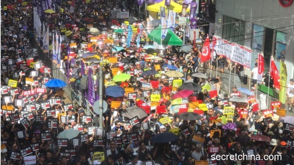 七月一日延续港人反送中运动，今年有55万人上街，破历届七一纪录。 （图片来源：周秀文／看中国摄影）