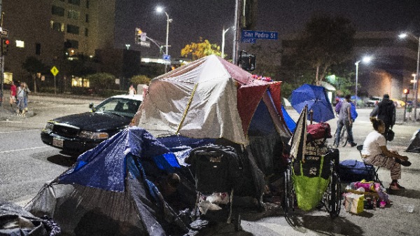 加利福尼亚州洛杉矶无家可归者的帐篷（图片来源：ROBYN BECK / AFP / Getty Images）