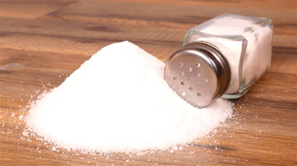 鹽吃多了，會增加罹患高血壓，糖尿病的風險。