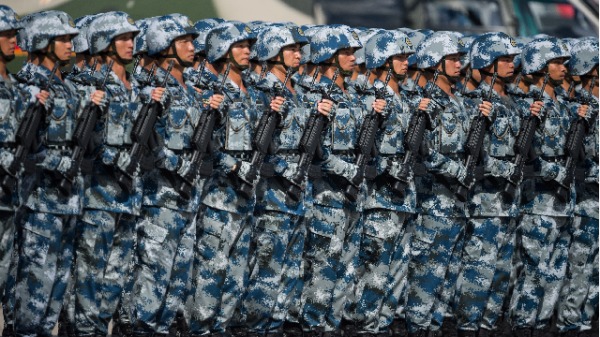 中共解放军驻香港士兵（图片来源：DALE DE LA REY / AFP / Getty Images）