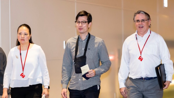 2019年7月4日，29岁的澳大利亚学生希格立（Alek Sigley）到达了羽田机场