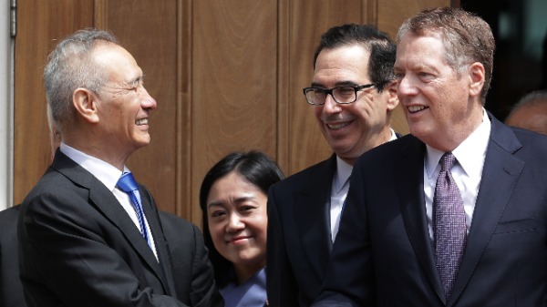 中共副总理刘鹤、美国财政部长姆努钦和美国贸易代表莱特希泽。